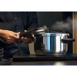 WMF Perfect Premium One Pot Schnellkochtopf-Set mit Dampfgareinsatz, 22 cm, 4,5 und 3,0 Liter, stapelbar| Schnellkochtöpfe|Induktionstöpfe
